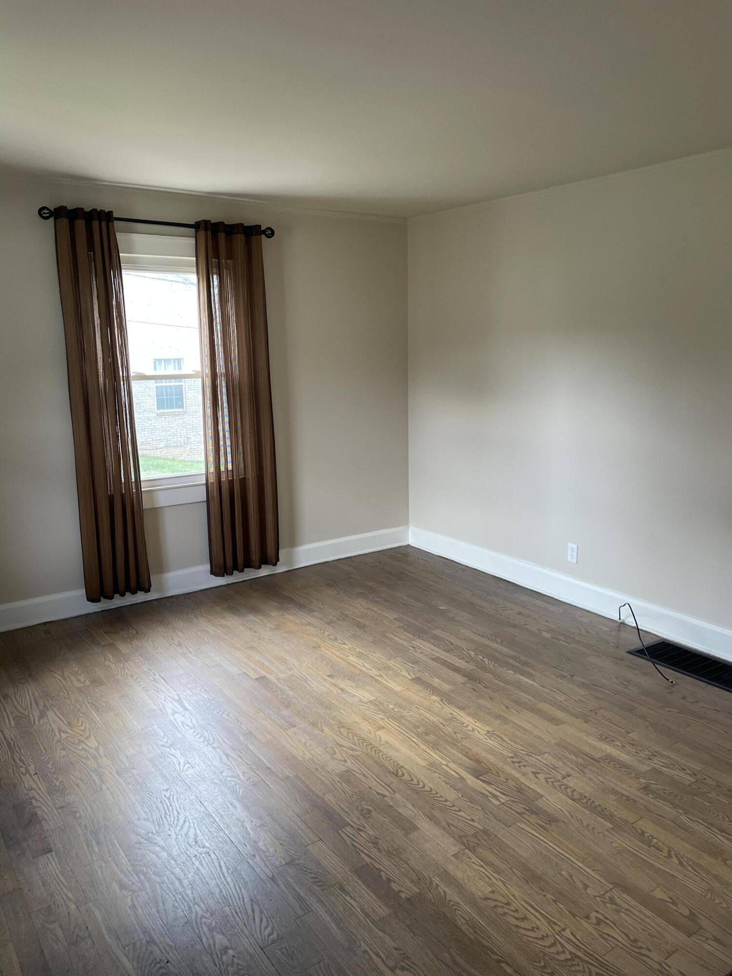 507 South Ruth Street Maryville, TN 37803 - Photo 5 of 31 6F0084CB-898B-4BE5-BDF6-94CCFAC4D8EE