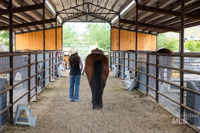 $1,129,900 | 7026 Saddle Bred Way, Star, ID 83669