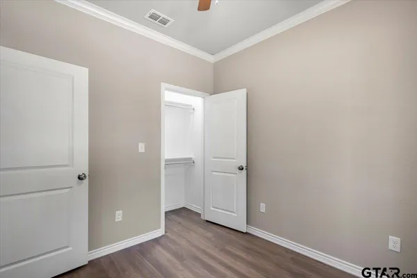 $1,375 | 304 East Cottonwood Street, Overton, TX 75684