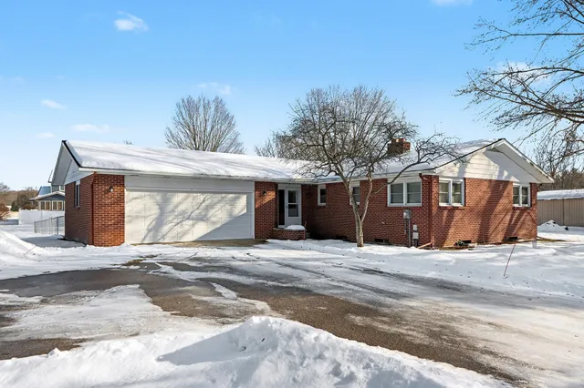 $2,000 | 411 Walden Drive, Otsego, MI 49078