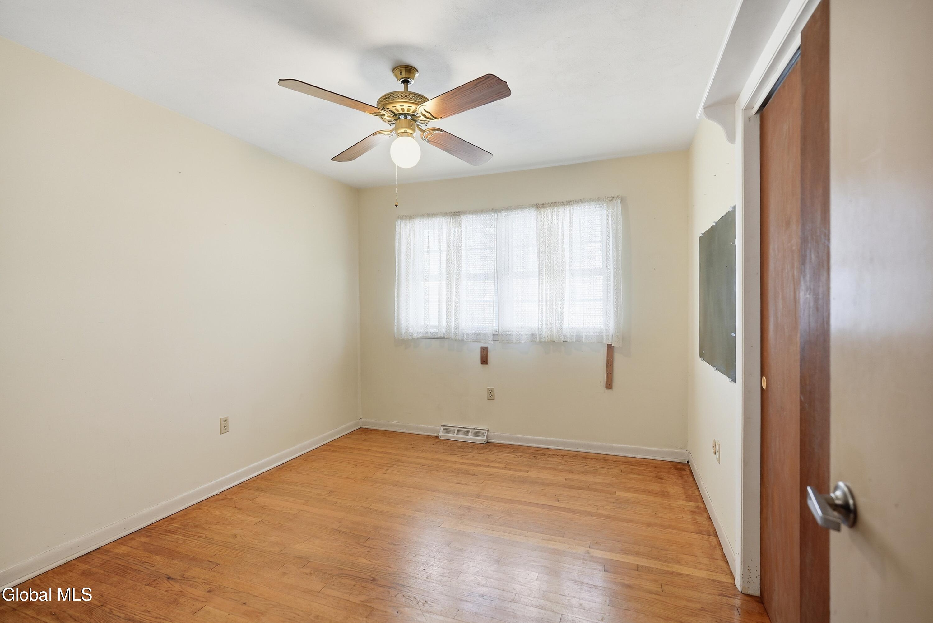 1225 Hempstead Road Niskayuna, NY 12309 - Photo 16 of 29 24