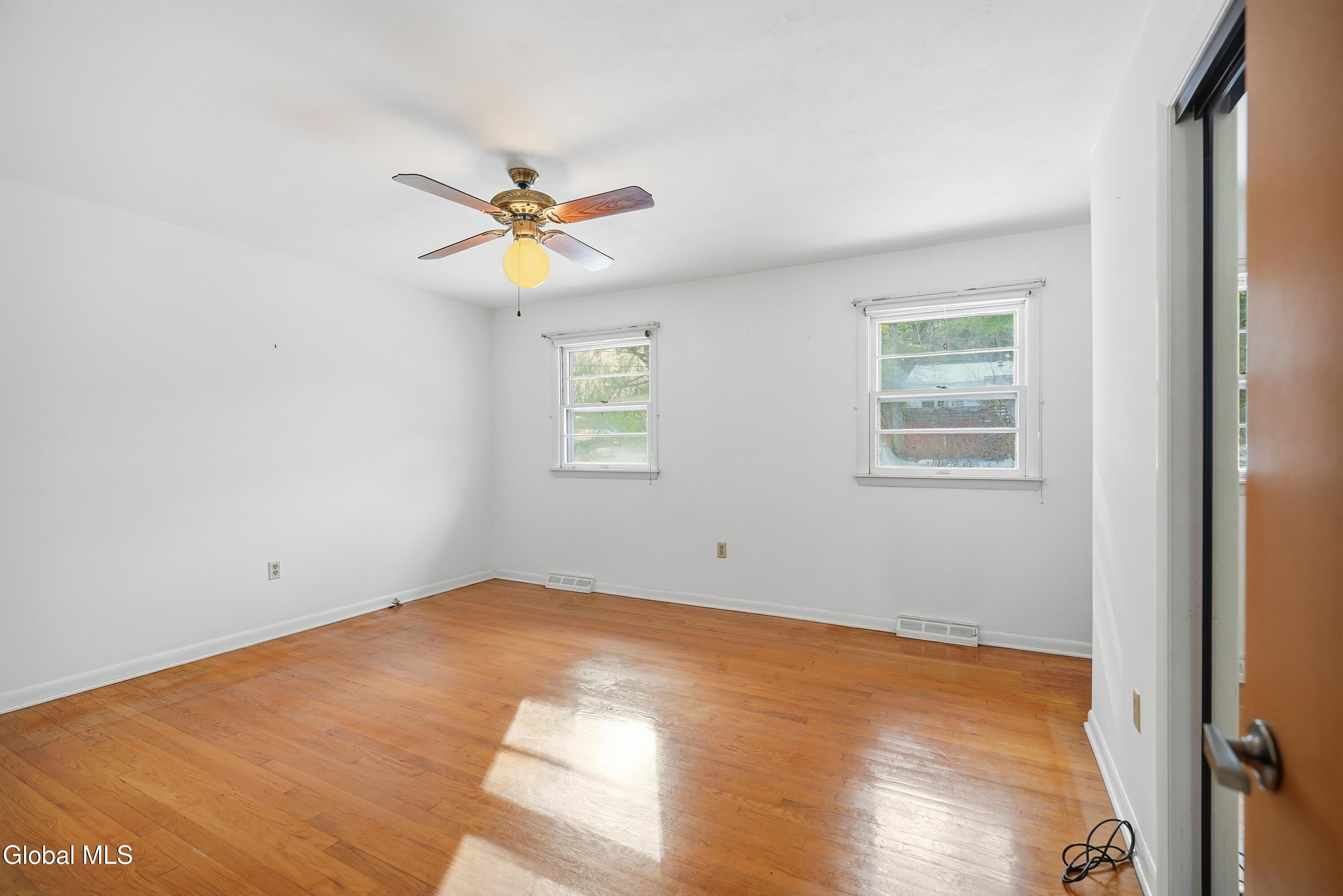 1225 Hempstead Road Niskayuna, NY 12309 - Photo 23 of 29 31