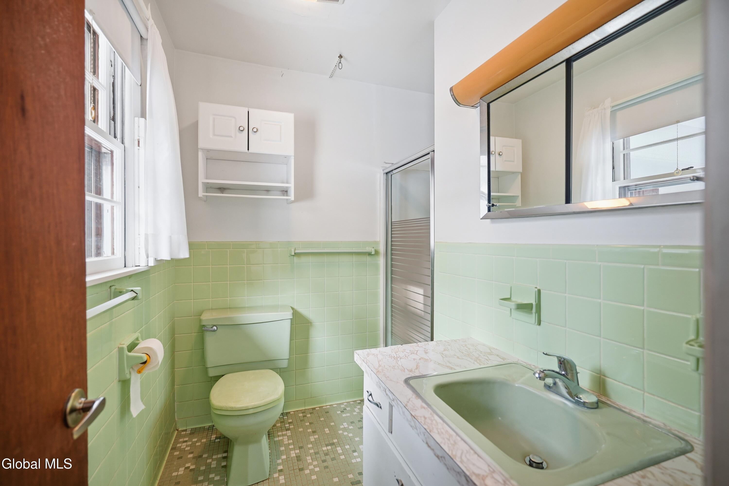 1225 Hempstead Road Niskayuna, NY 12309 - Photo 25 of 29 33