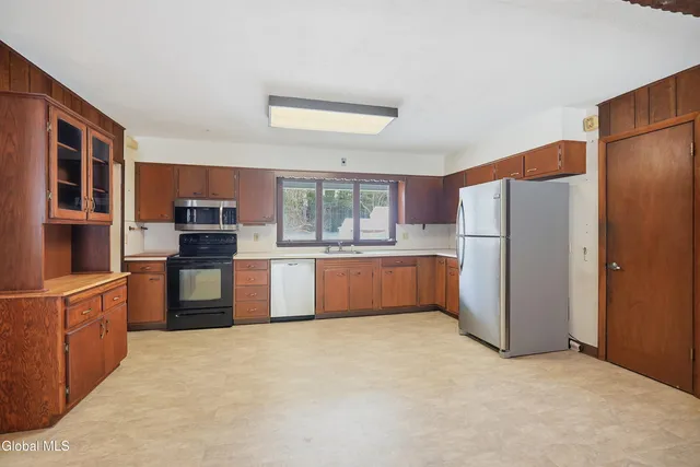 $400,000 | 1225 Hempstead Road, Niskayuna, NY 12309