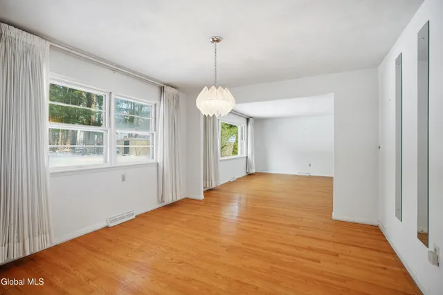 $400,000 | 1225 Hempstead Road, Niskayuna, NY 12309