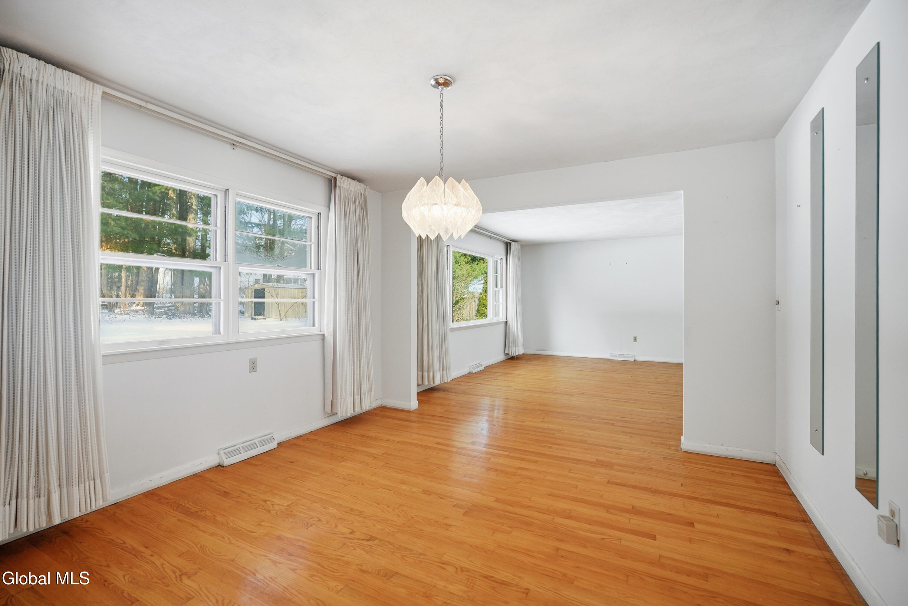 1225 Hempstead Road Niskayuna, NY 12309 - Photo 10 of 29 18