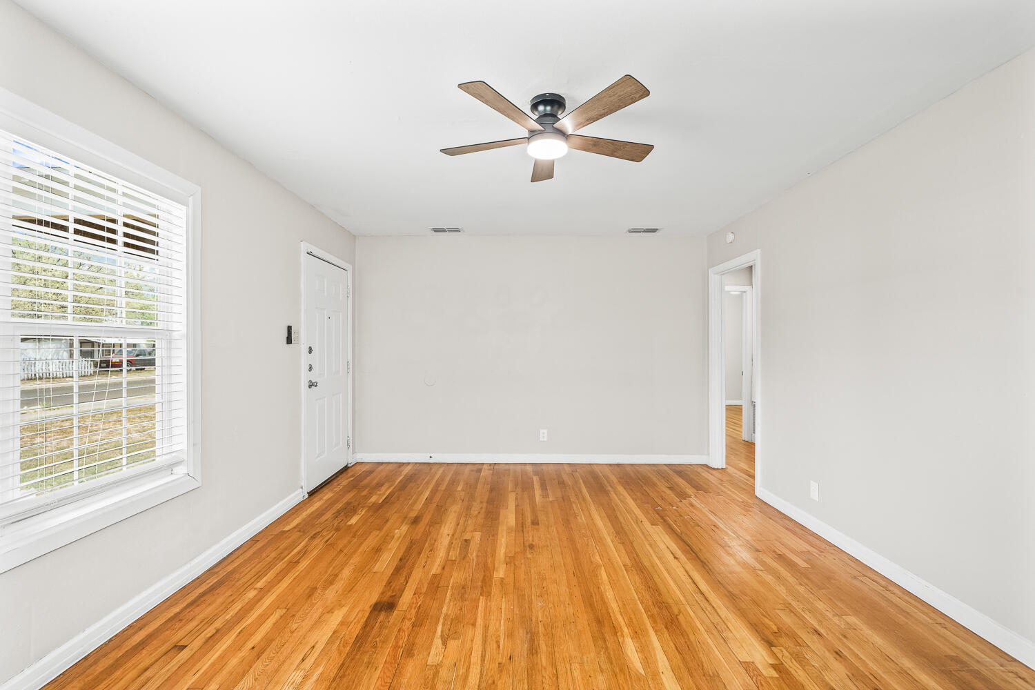 2715 36th Street Lubbock, TX 79413 - Photo 4 of 13 2715 36th St-5