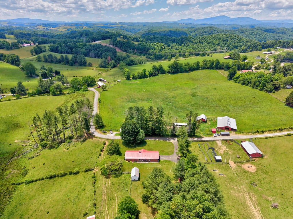714 Justice Road Galax, VA 24333 - Photo 34 of 35 Gallery Image 34