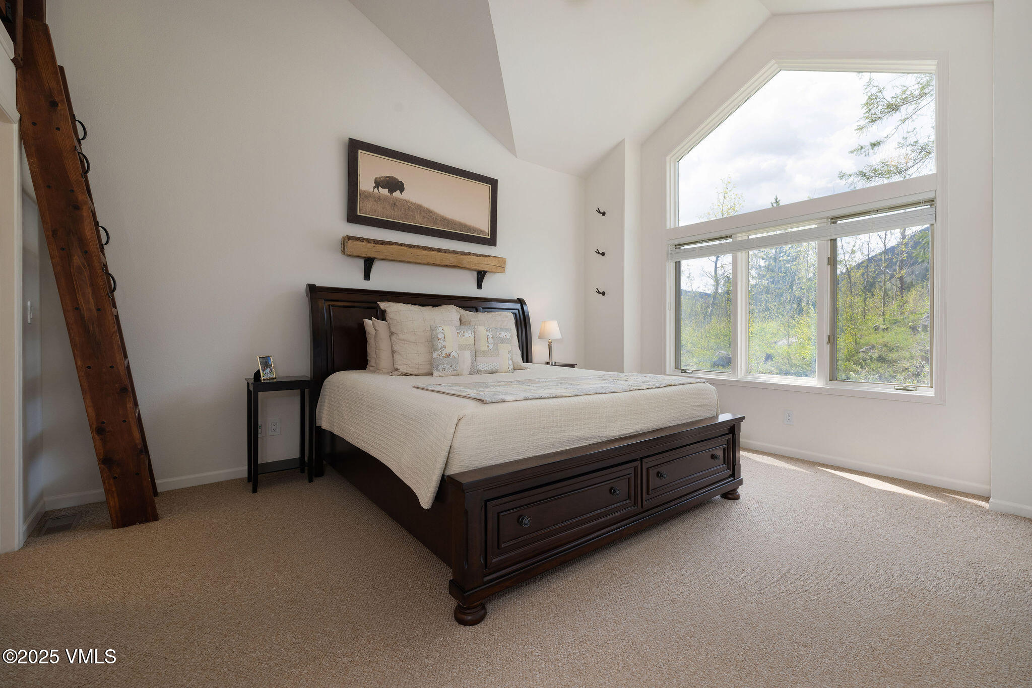 4515 Big Horn Road, Unit H Vail, CO 81657 - Photo 14 of 28 2505_4515_bighorn_rd_h_interior_bed01_a