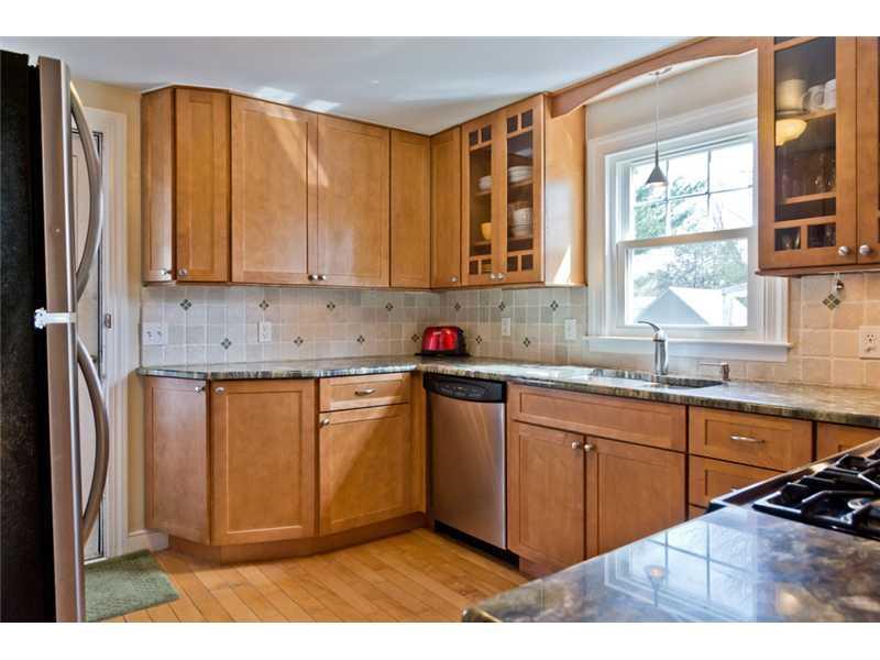 139 Edwards Street Portland, ME 04102 - Photo 17 of 35 Kitchen.