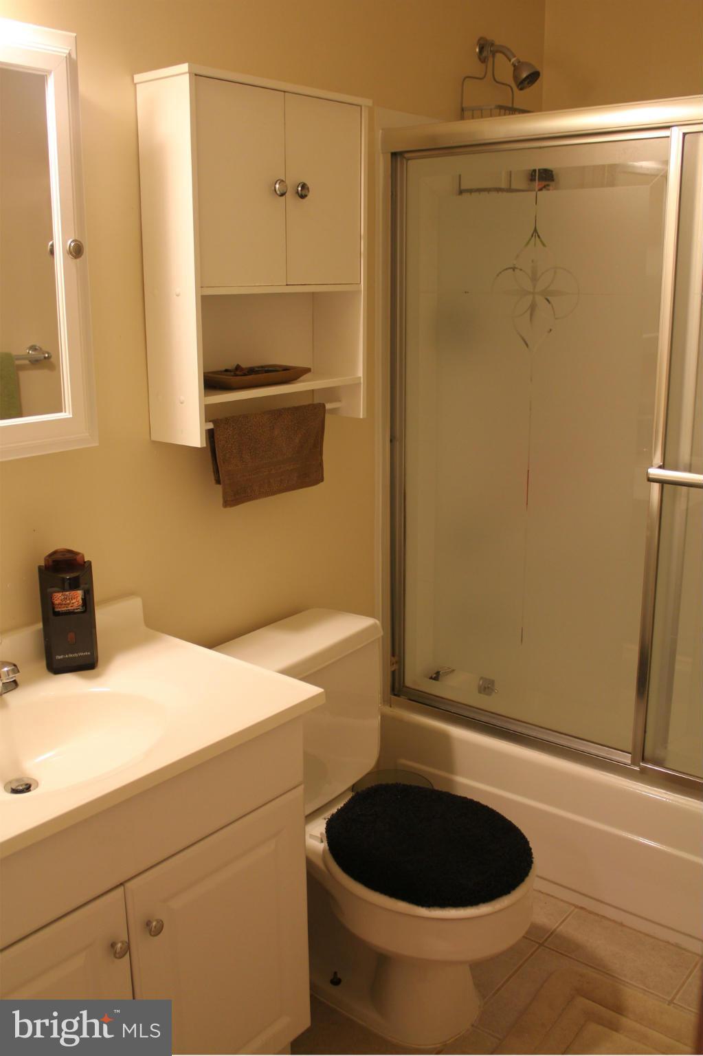 741 Seawall Road Baltimore, MD 21221 - Photo 14 of 26 Upper Level Full Bathroom