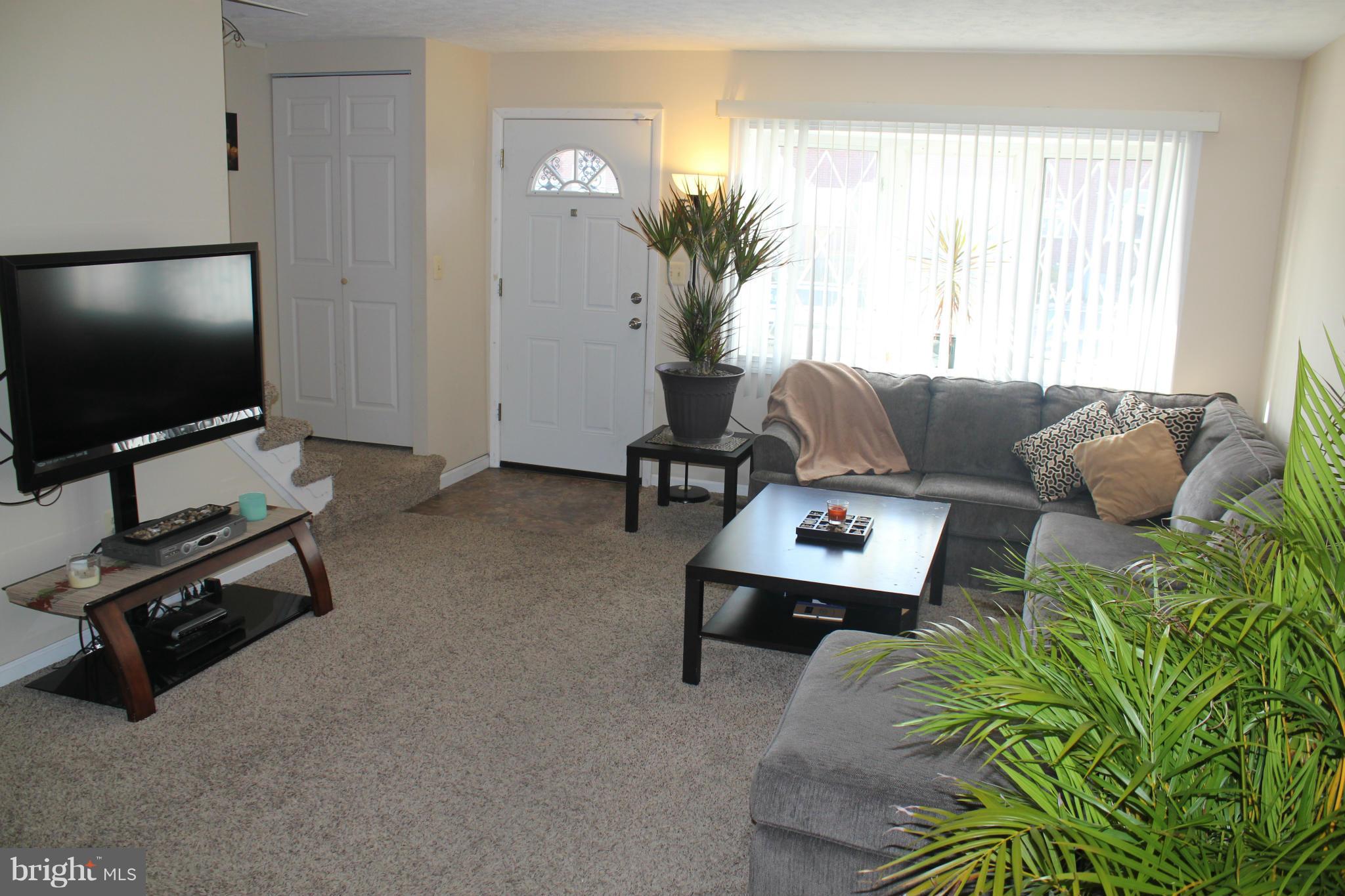 741 Seawall Road Baltimore, MD 21221 - Photo 3 of 26 Living Room