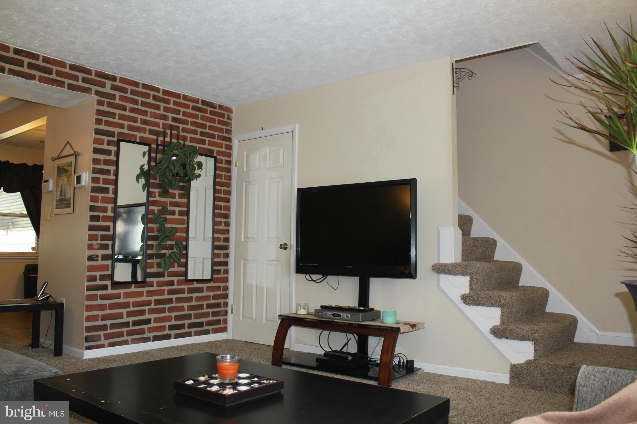 741 Seawall Road Baltimore, MD 21221 - Photo 5 of 26 Living Room
