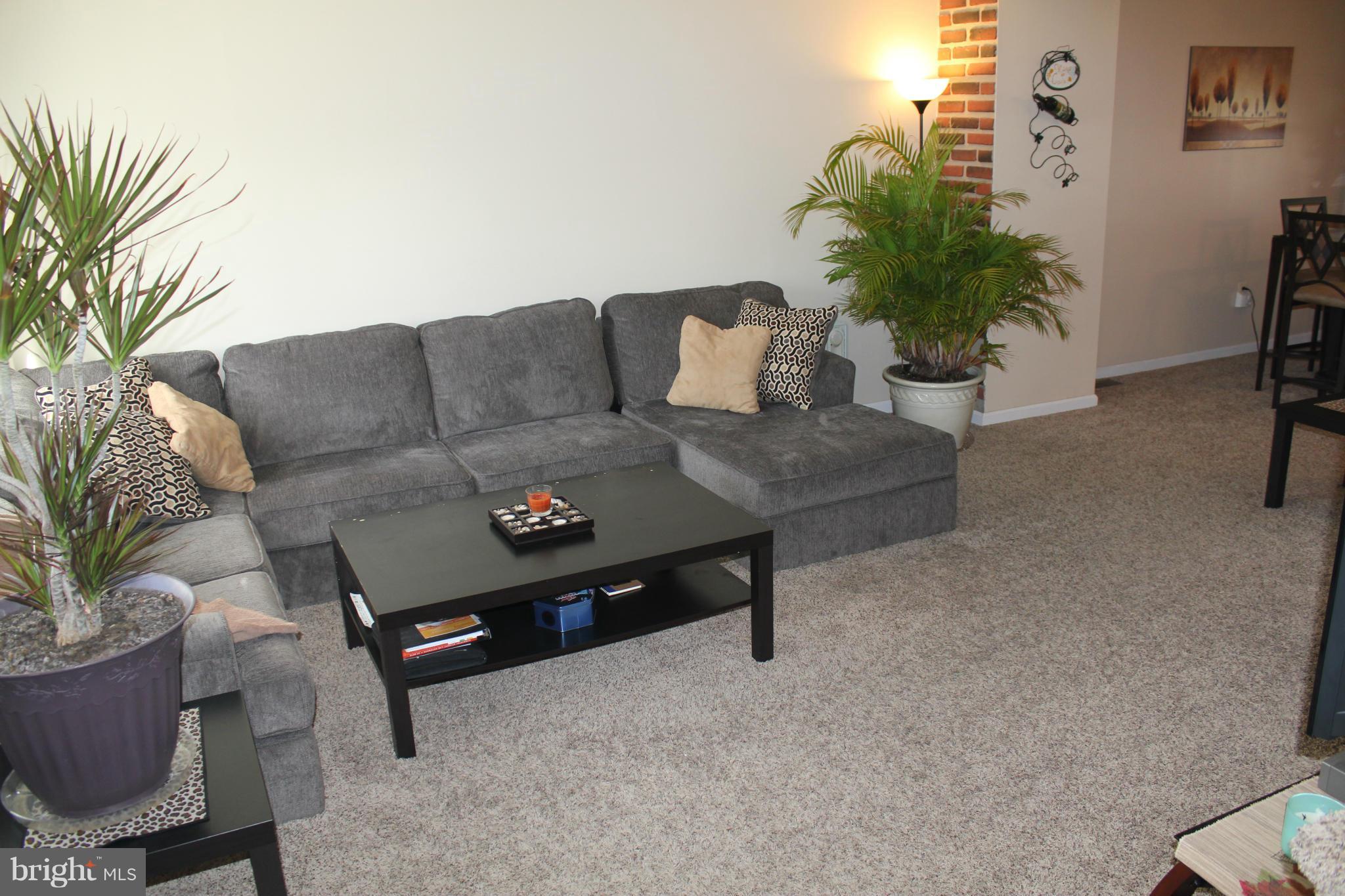 741 Seawall Road Baltimore, MD 21221 - Photo 6 of 26 Living Room