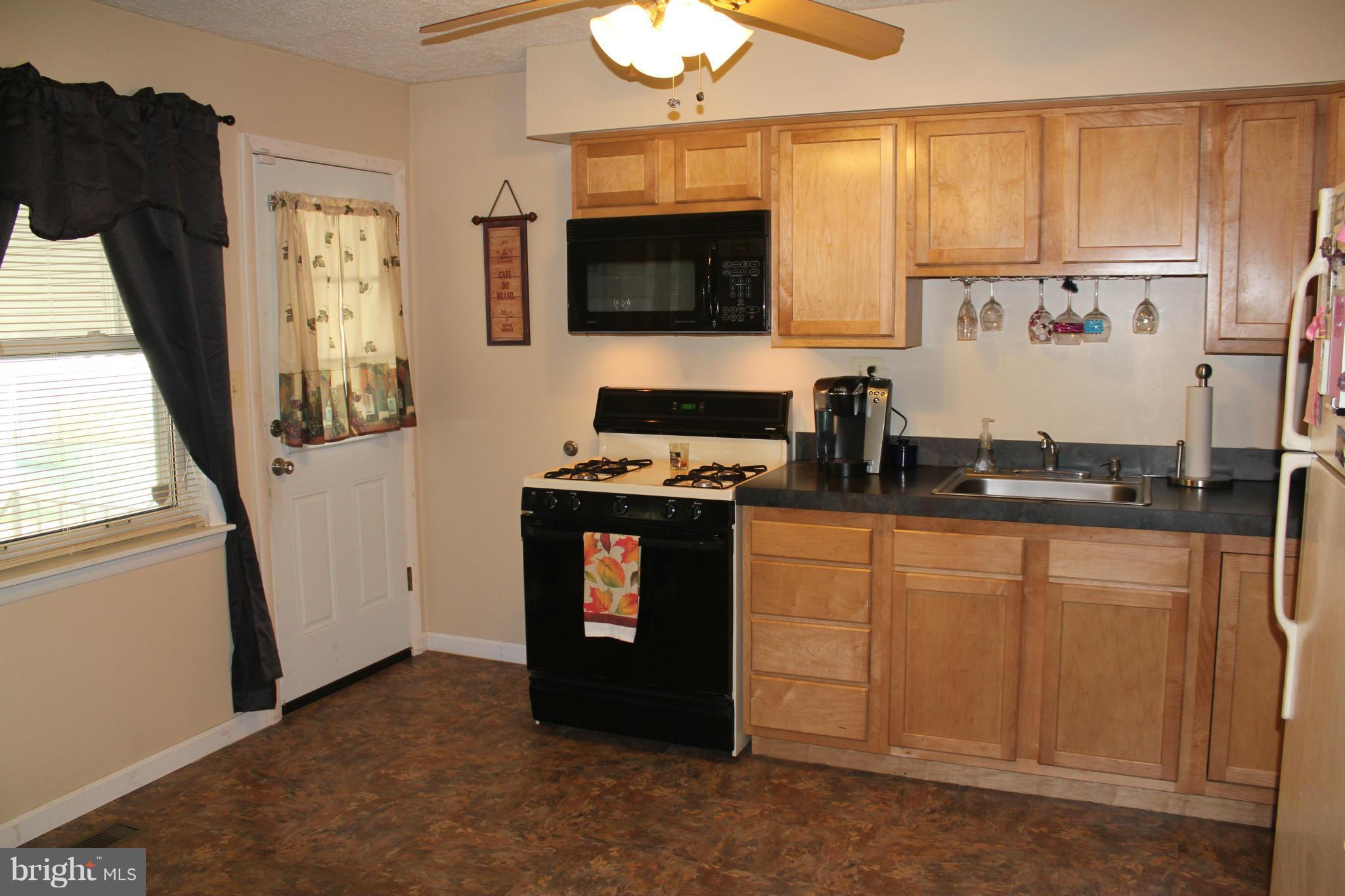 741 Seawall Road Baltimore, MD 21221 - Photo 9 of 26 Kitchen