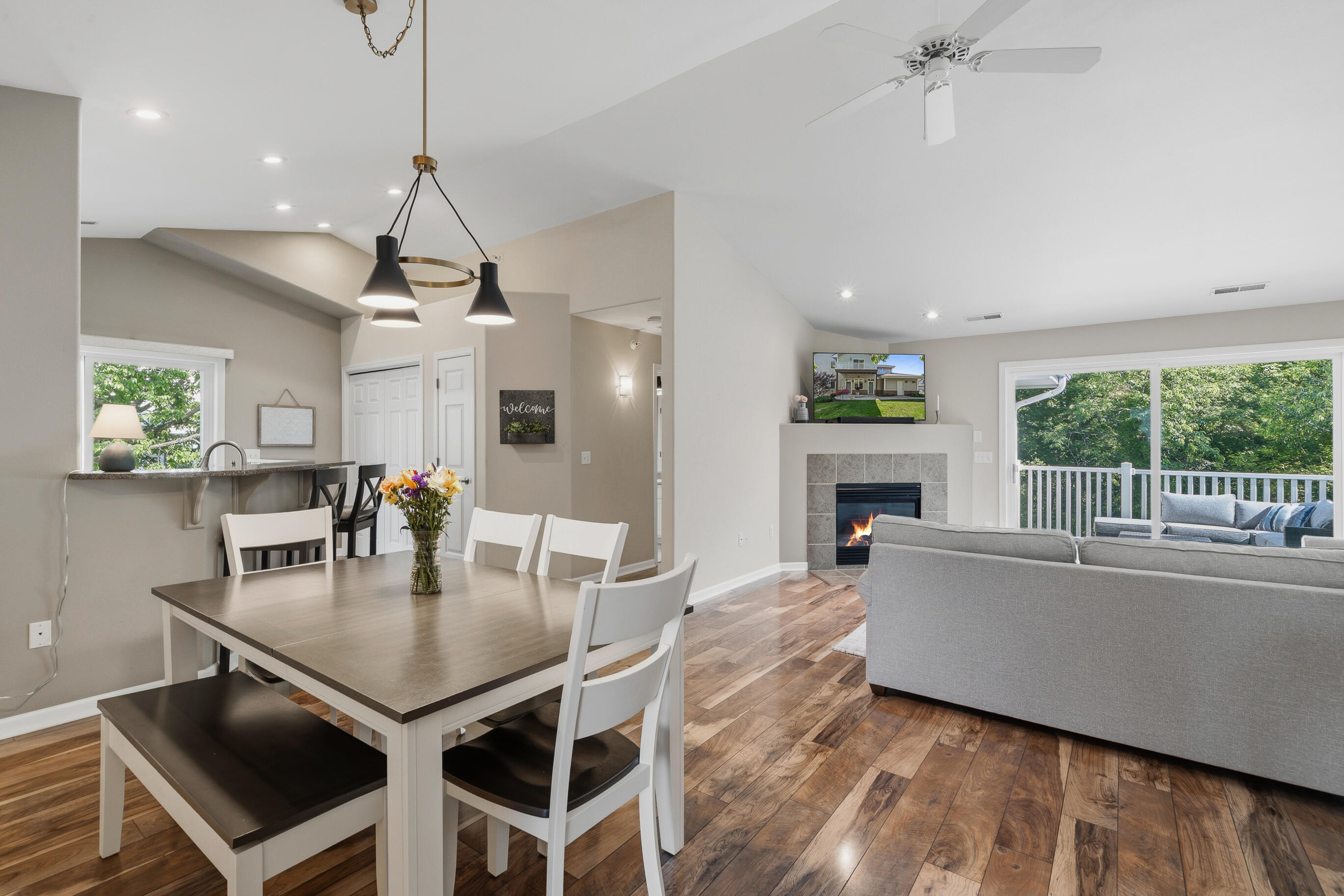 370 East Veterans Way, Unit 5 Mukwonago, WI 53149 - Photo 6 of 56 Dining Area