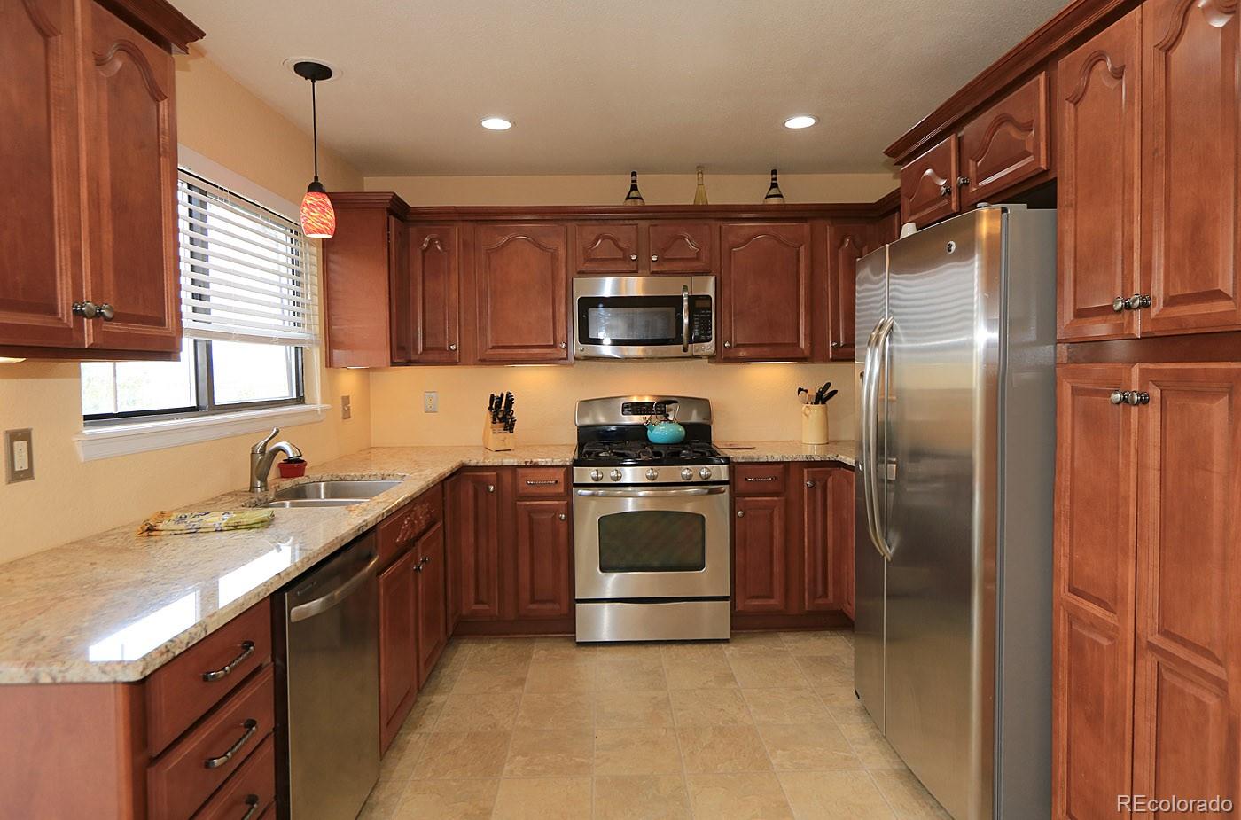 270 Quail Ridge Circle Highlands Ranch, CO 80126 - Photo 8 of 35 Gallery Image 8