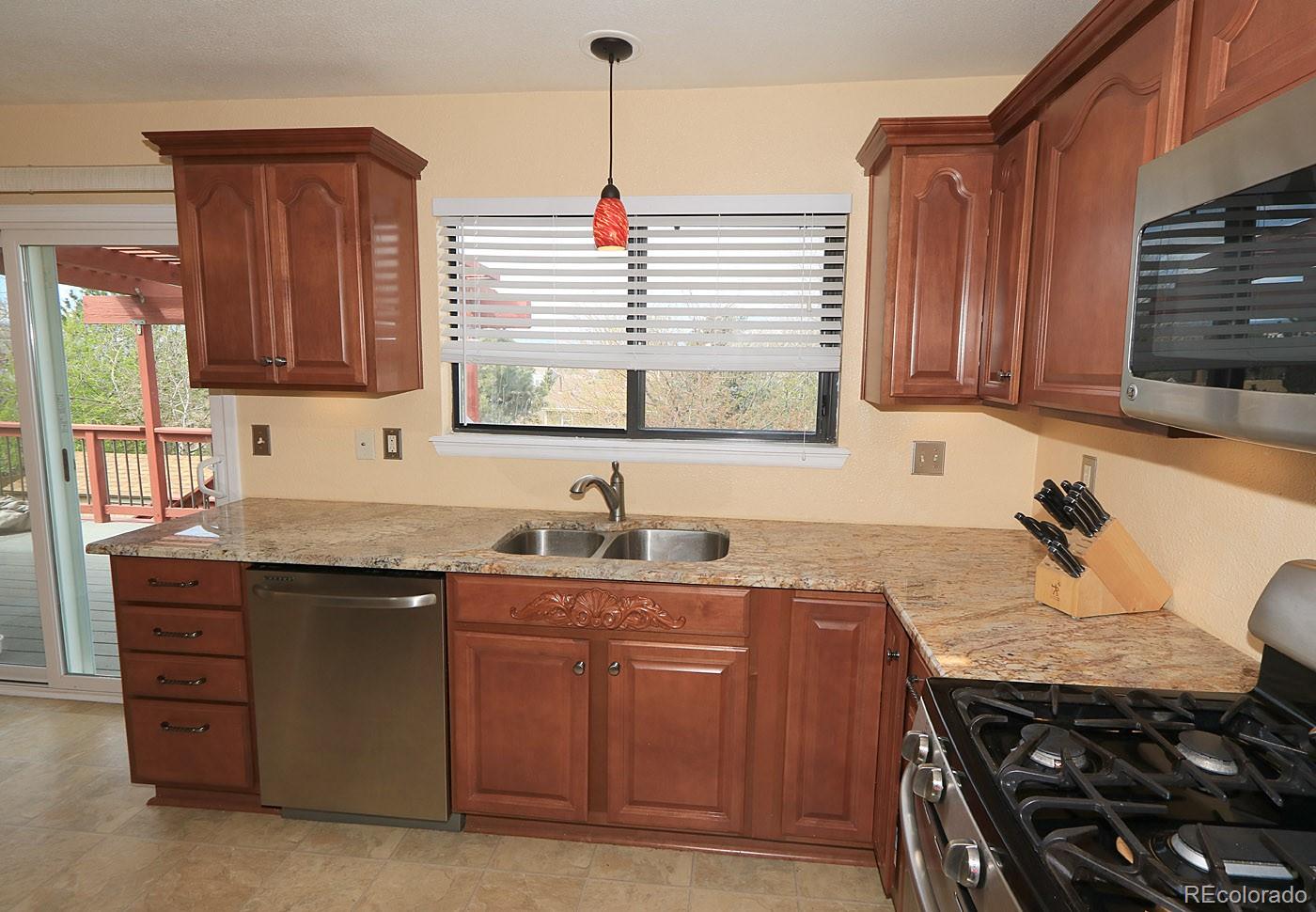 270 Quail Ridge Circle Highlands Ranch, CO 80126 - Photo 9 of 35 Gallery Image 9