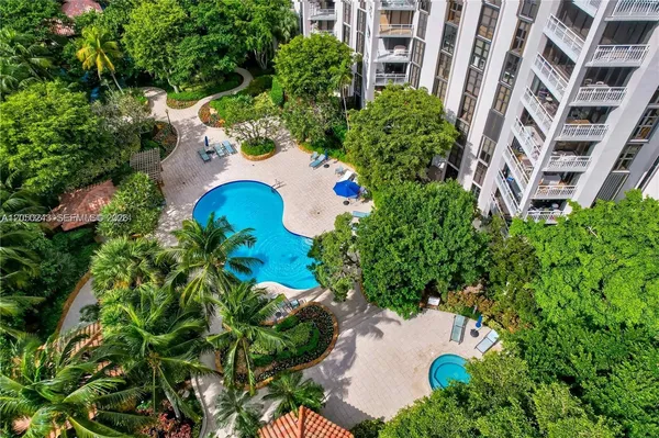 $3,950 | 2000 Towerside Terrace, Unit 905, Miami, FL 33138