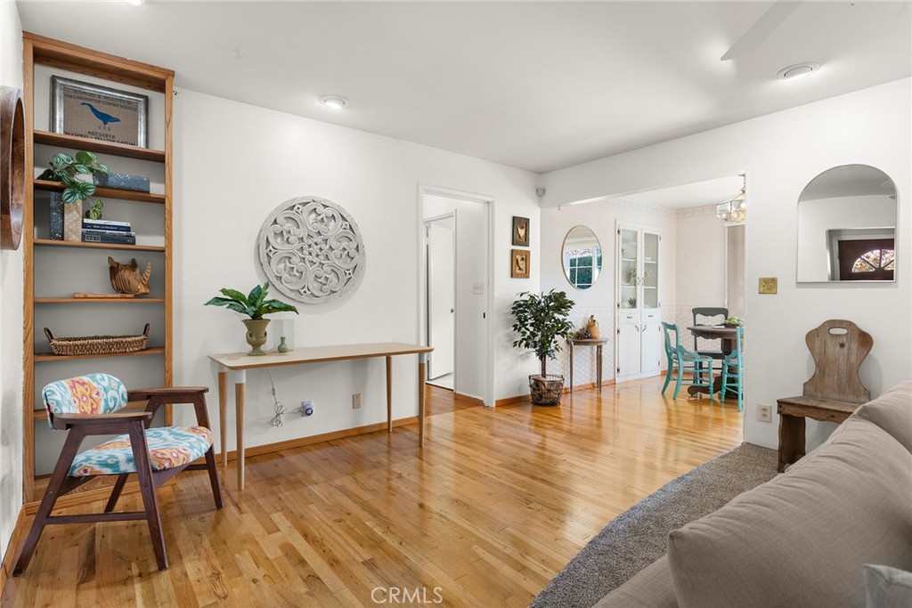 1075 Tracy Lane Chico, CA 95926 - Photo 7 of 29 a living room with furniture