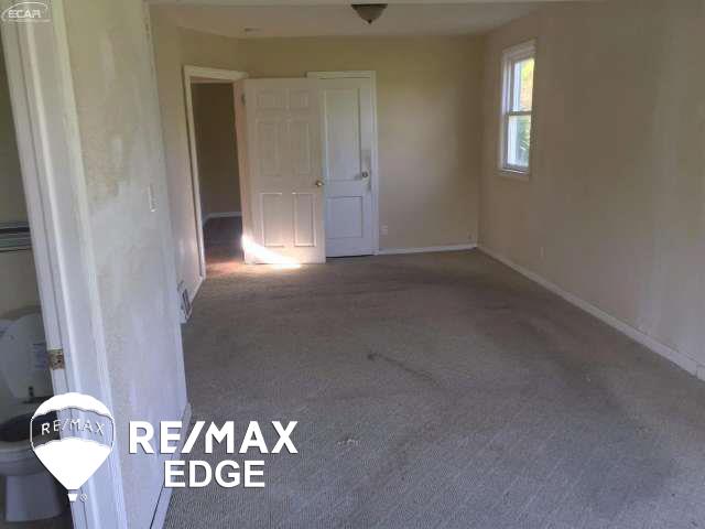 3241 West Carpenter Road Flint, MI 48504 - Photo 9 of 12 21183118-8.JPG