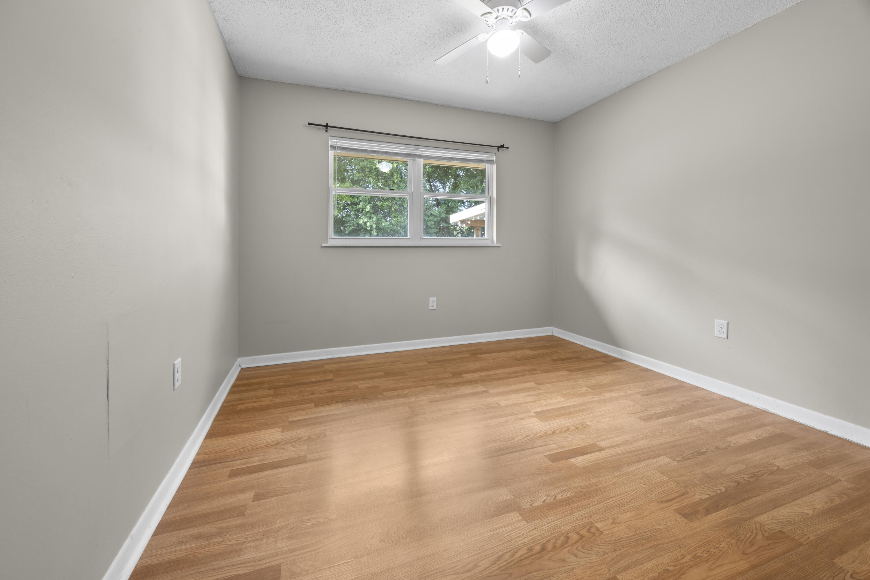 307 Spring Lane Destin, FL 32541 - Photo 38 of 42 an empty room with a window