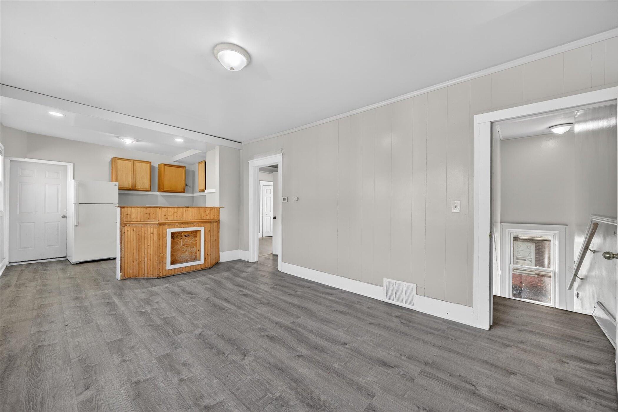 2966-2970 Harding Street Detroit, MI 48214 - Photo 11 of 39 11-2970-Harding-St-Detroit-MI-48214-Wind