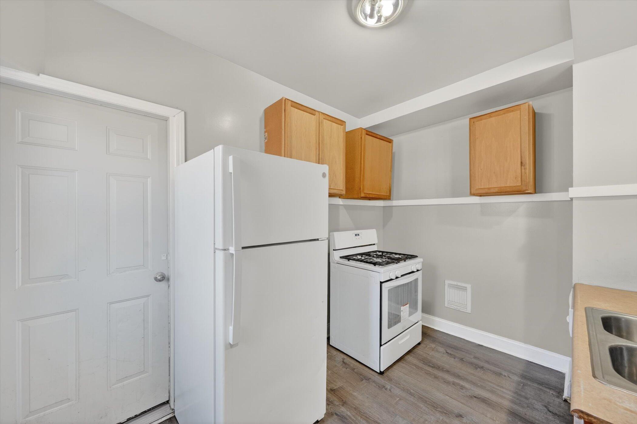 2966-2970 Harding Street Detroit, MI 48214 - Photo 14 of 39 14-2970-Harding-St-Detroit-MI-48214-Wind