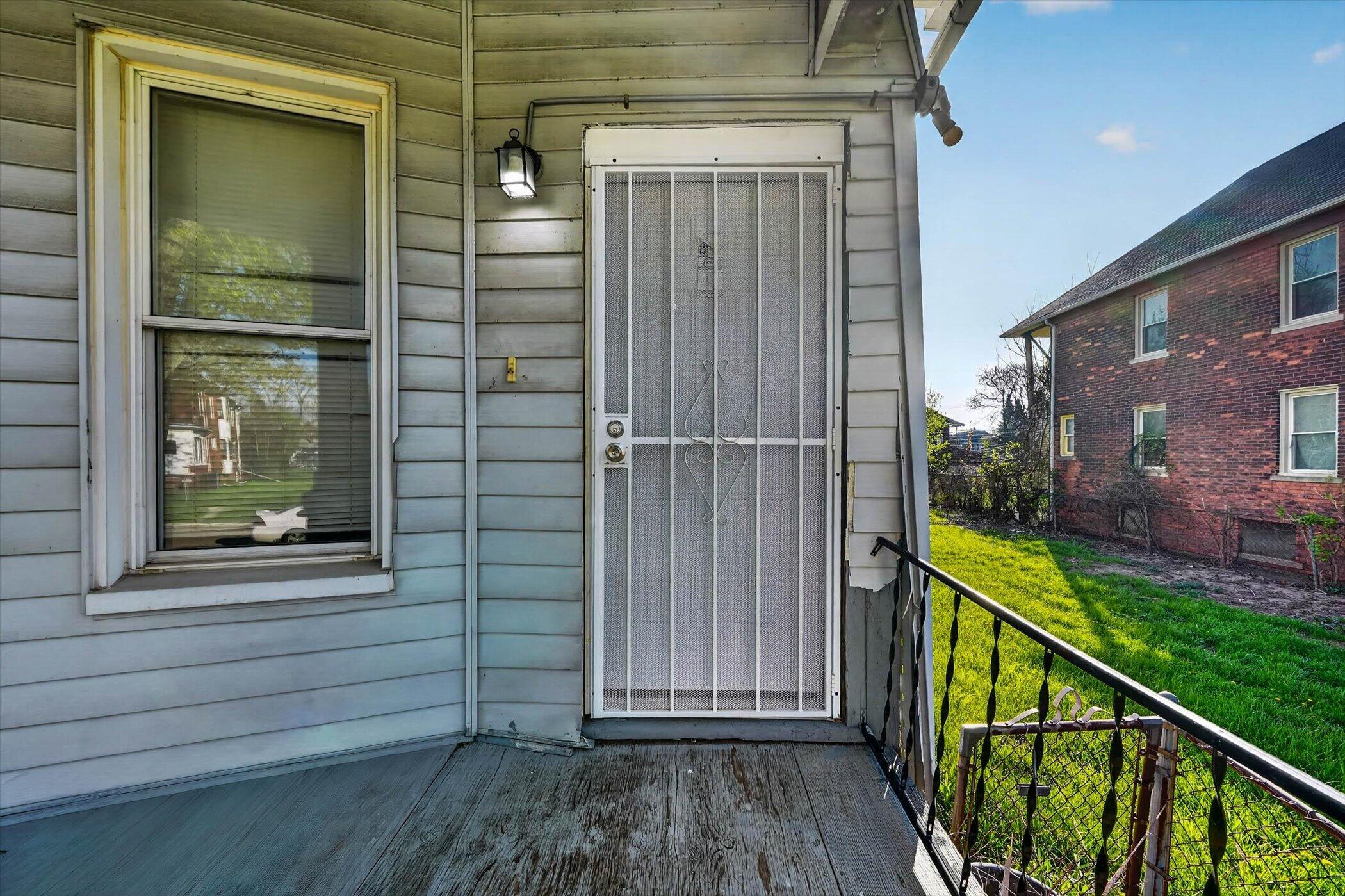 2966-2970 Harding Street Detroit, MI 48214 - Photo 5 of 39 05-2970-Harding-St-Detroit-MI-48214-Wind