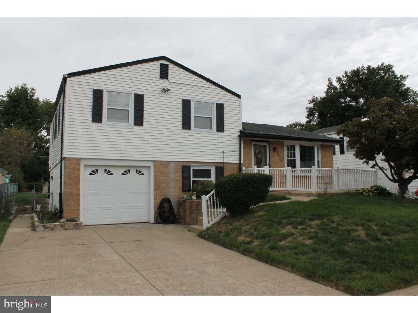 1174 Morefield Road Philadelphia, PA 19115 - Photo 3 of 24