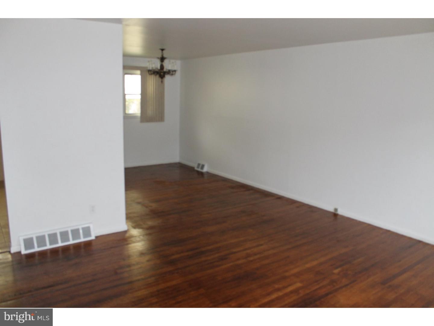 1174 Morefield Road Philadelphia, PA 19115 - Photo 6 of 24