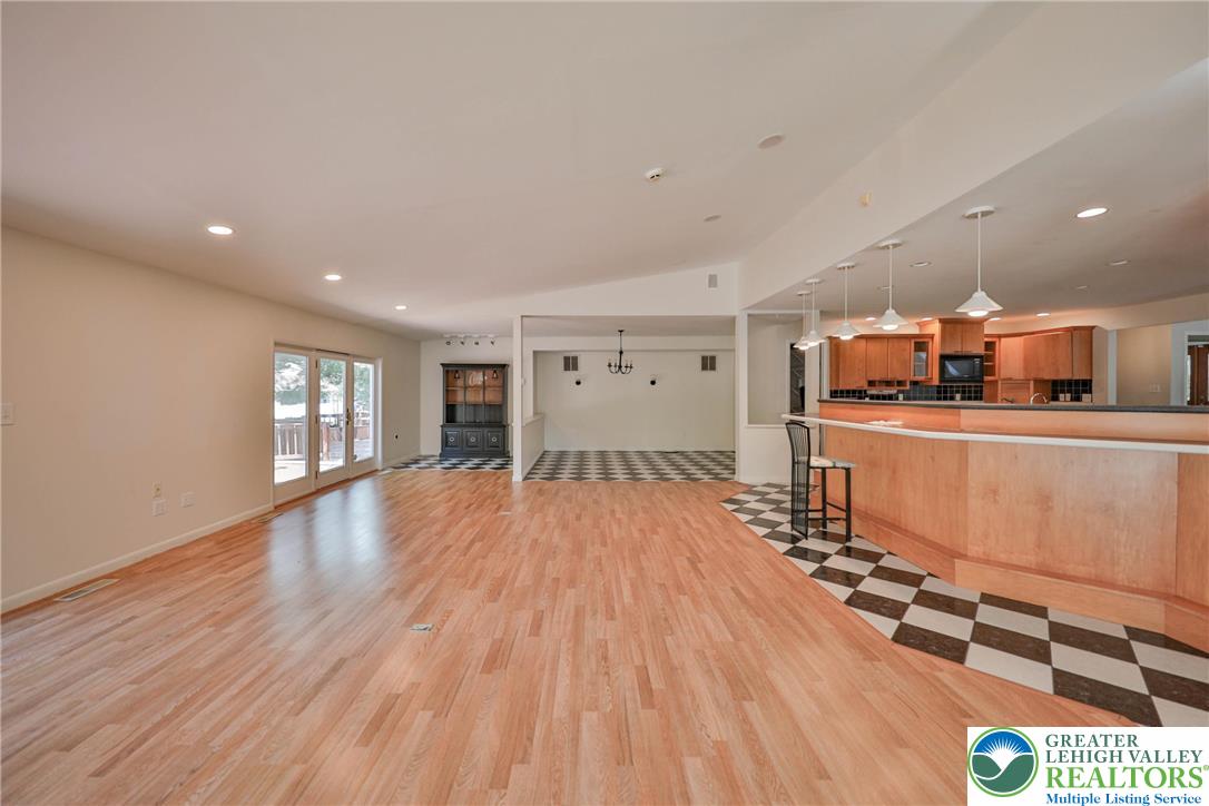 1015 Honeysuckle Road Walnutport, PA 18088 - Photo 13 of 75