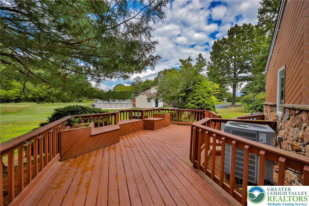 1015 Honeysuckle Road Walnutport, PA 18088 - Photo 56 of 75