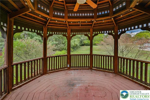 $699,000 | 1015 Honeysuckle Road, Walnutport, PA 18088