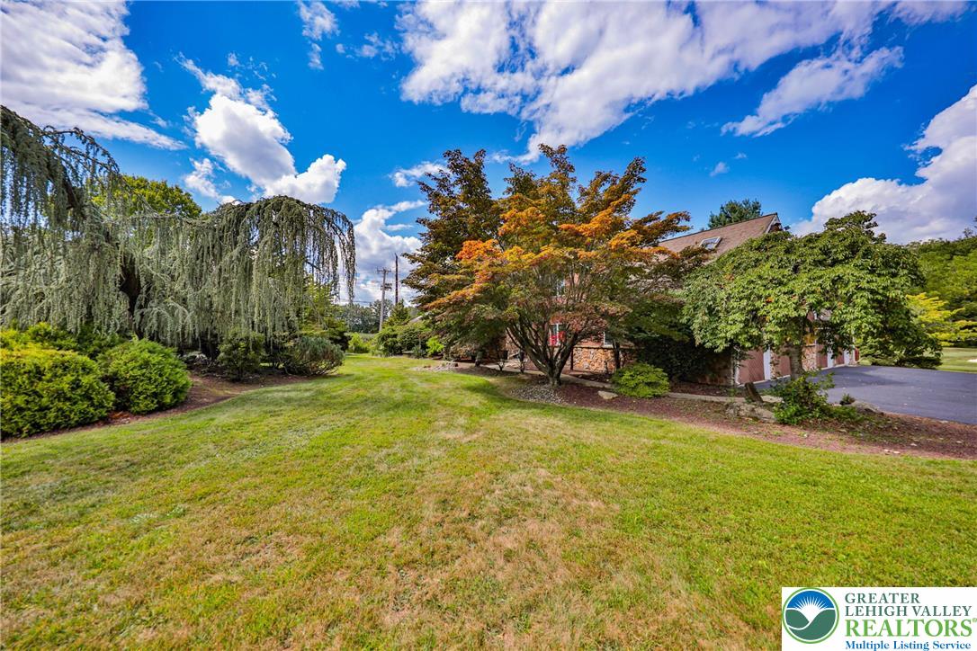 1015 Honeysuckle Road Walnutport, PA 18088 - Photo 8 of 75 a view of a basketball court