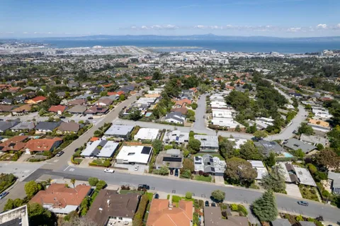 $3,695,000 | 1857 Hunt Drive, Burlingame, CA 94010