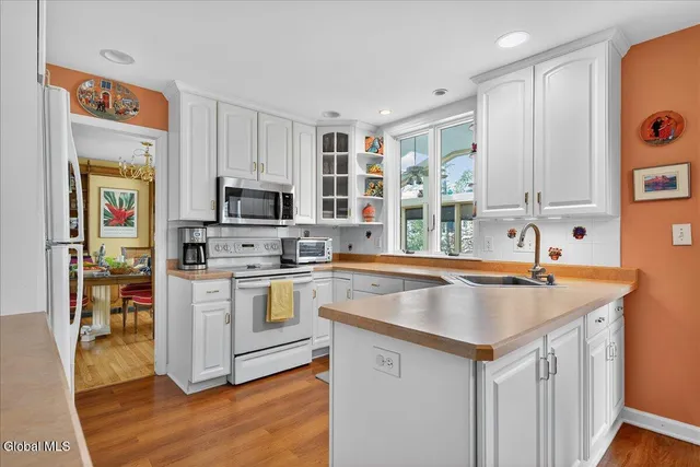 $479,000 | 23 Olde Coach Road, Glenville, NY 12302