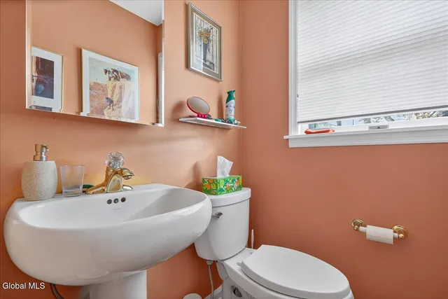 $479,000 | 23 Olde Coach Road, Glenville, NY 12302