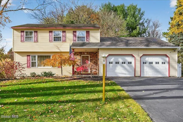 $479,000 | 23 Olde Coach Road, Glenville, NY 12302