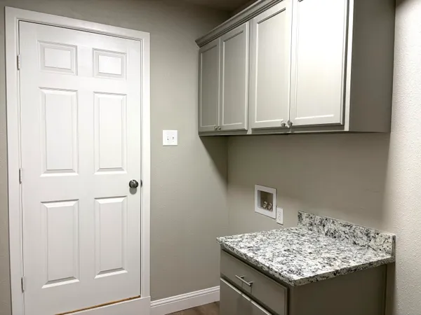 $172,500 | 802 South Lons Street, Brownfield, TX 79316