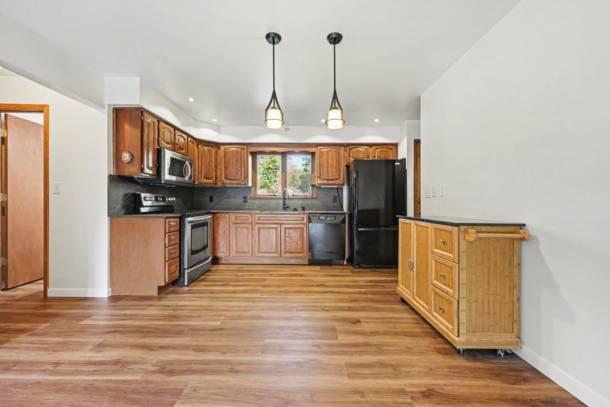 173 Mohawk Street Jackson, MI 49203 - Photo 7 of 35 007_file_4210