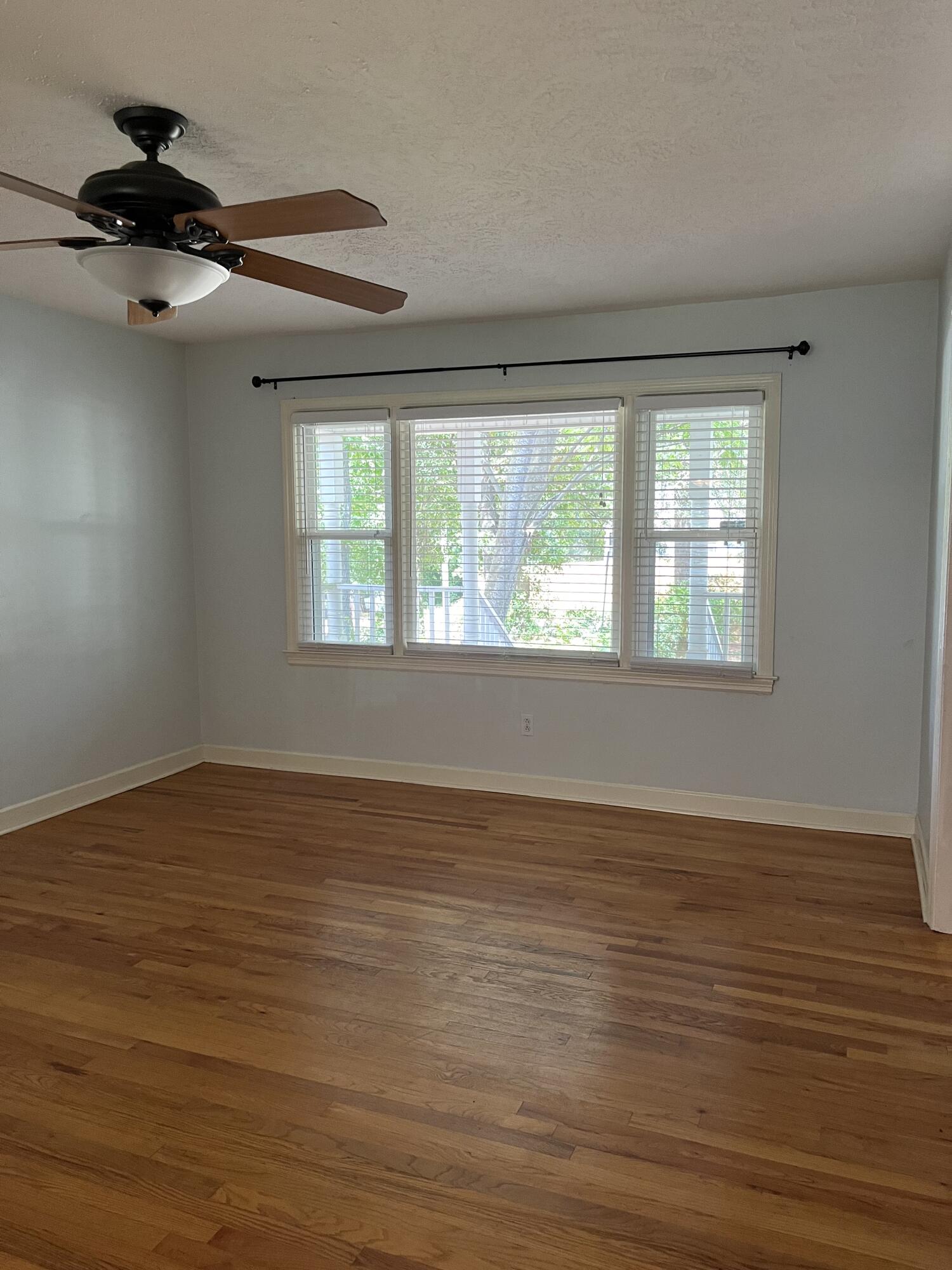 3209 Vaucluse Road Aiken, SC 29801 - Photo 6 of 36 Living room 2 Vaucluse