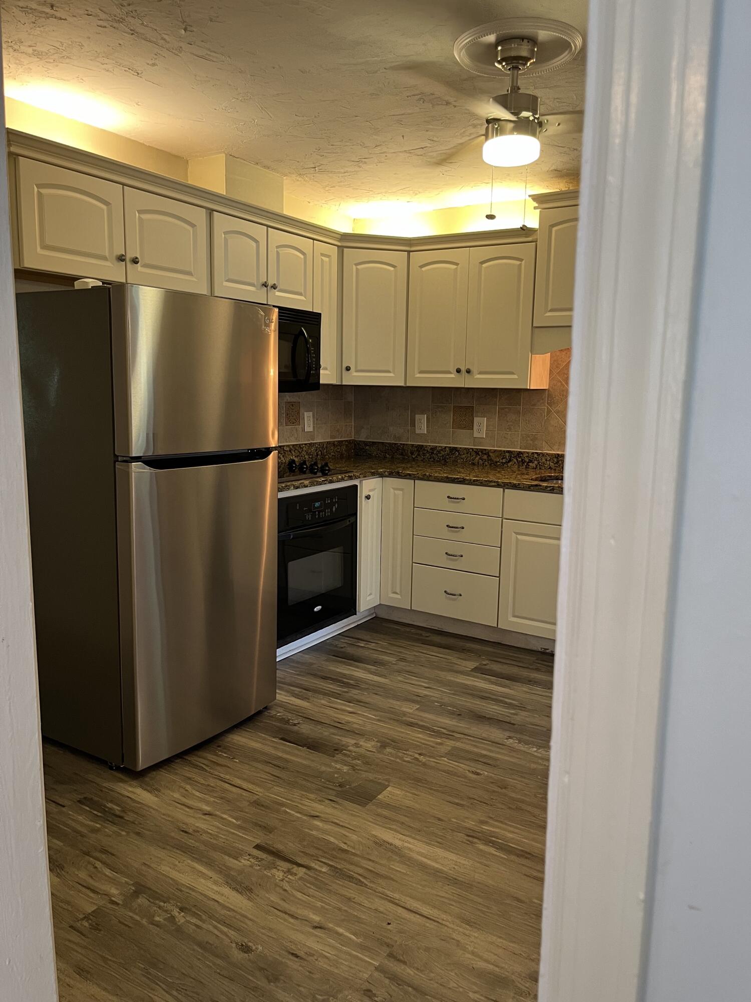 3209 Vaucluse Road Aiken, SC 29801 - Photo 9 of 36 Kitchen Vaucluse