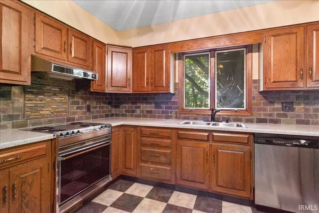 $299,900 | 1673 County Road 1100 East, Carmi, IL 62821