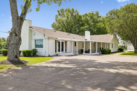 $2,295,000 | 1731 Nashville Highway, Columbia, TN 38401