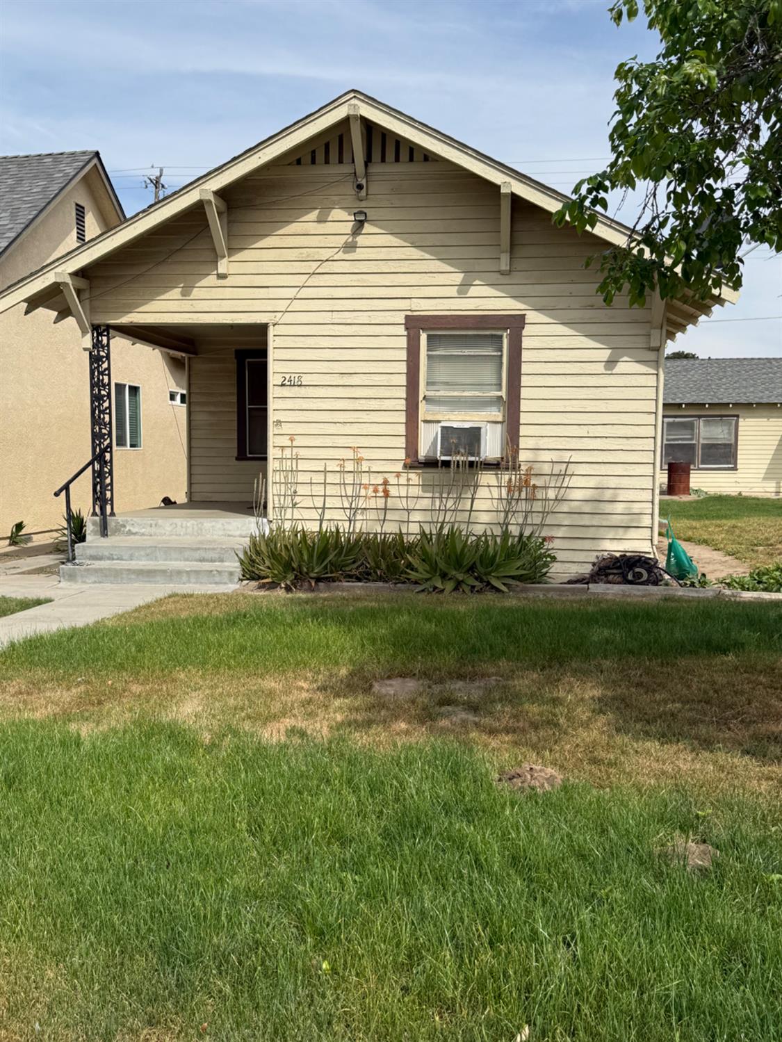 2406 B Street Selma, CA 93662 - Photo 3 of 6