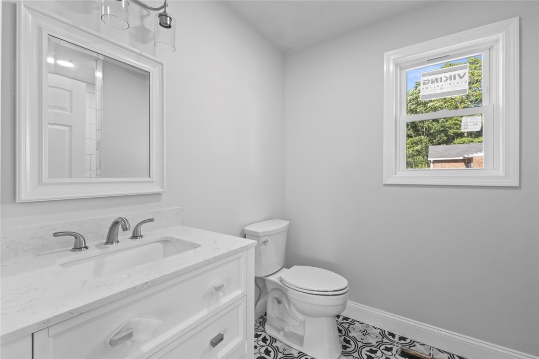 3 Riverview Avenue Westerly, RI 02891 - Photo 12 of 36