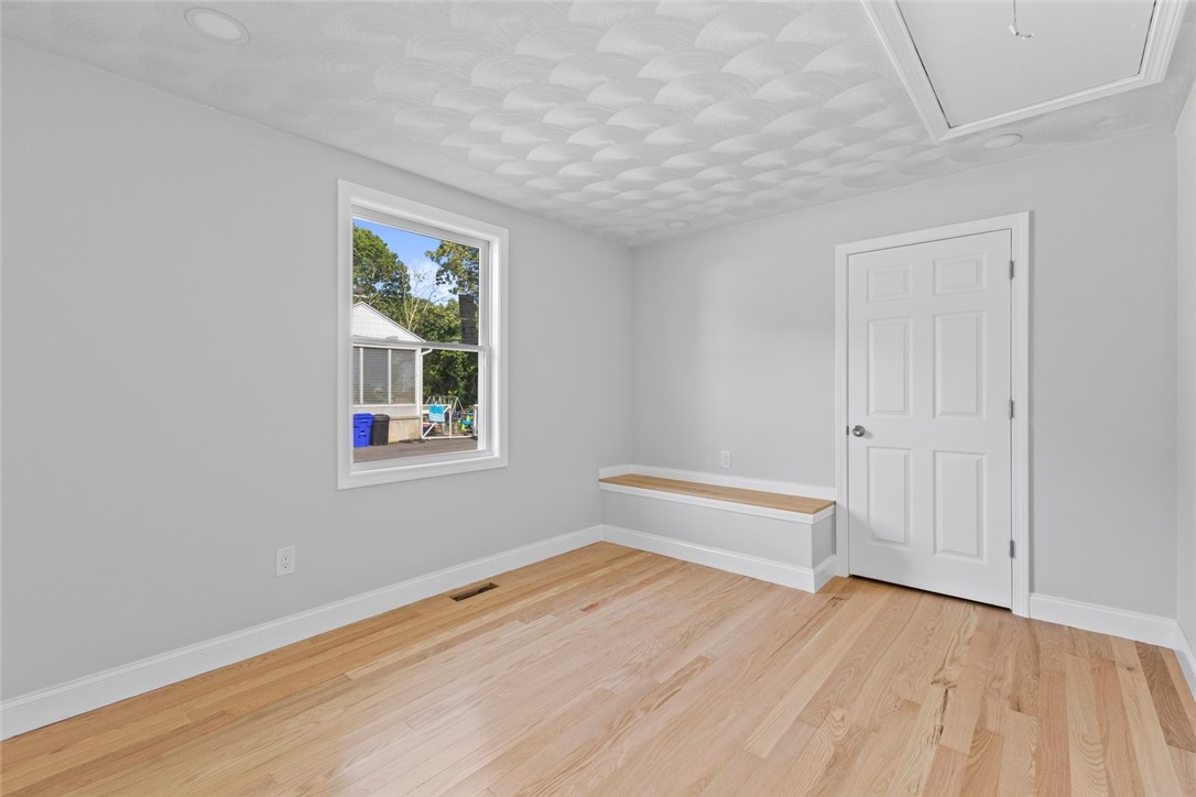 3 Riverview Avenue Westerly, RI 02891 - Photo 14 of 36