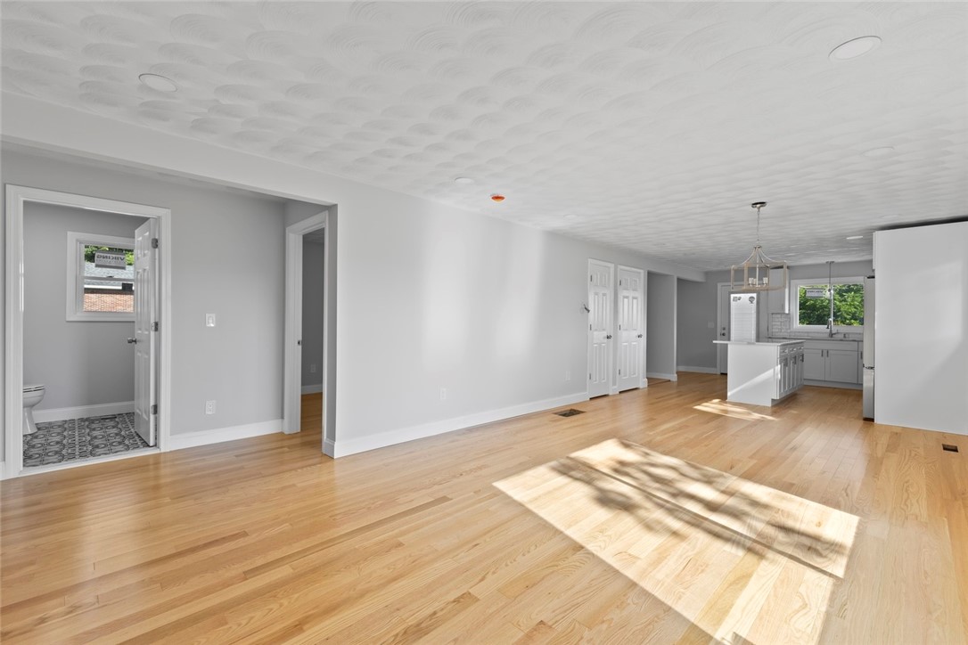 3 Riverview Avenue Westerly, RI 02891 - Photo 18 of 36