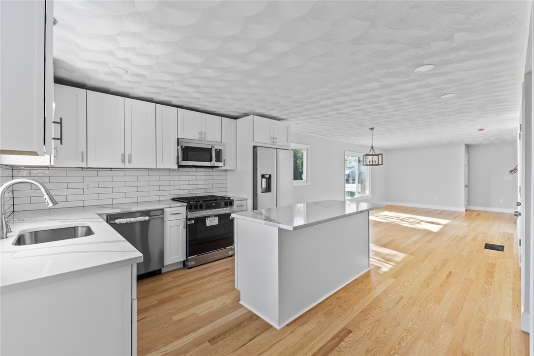 3 Riverview Avenue Westerly, RI 02891 - Photo 21 of 36